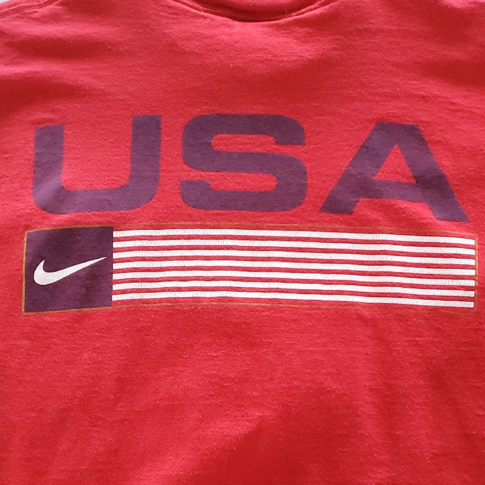Nike Red USA Graphic T-Shirt Large